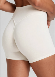 Glide Contour Shorts
